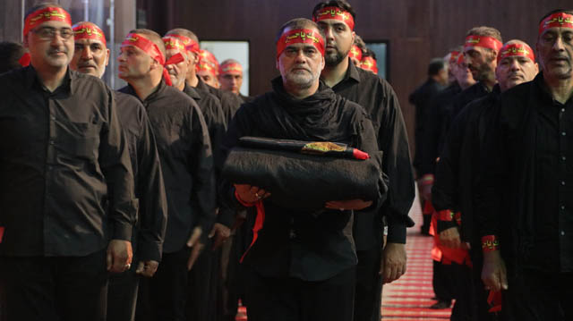 رفع الراية الحسينية في مجمع سيد الشهداء (ع)