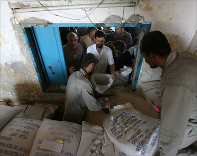 "اسرائيل" تتجاهل نداءات اممية وتبقي معابر غزة مقفلة لليوم الـ18 

