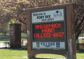 إدانة 5 أشخاص بالتحضير لمهاجمة قواعد للجيش الأميركي 