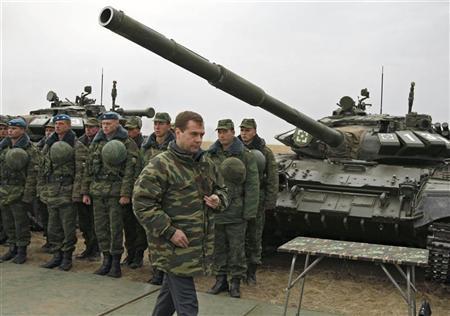 مدفيديف: سنستخدم القوة دفاعاً عن مصالحنا ولن نسمح بمحاولات احتوائنا 