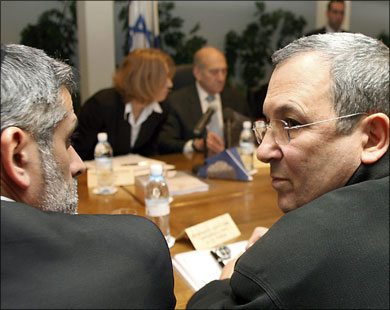 "إسرائيل" توفر حماية قضائية لجنودها 