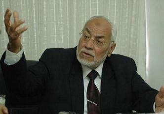 عاكف يستنكر اتهام حماس بالتبعية لإيران