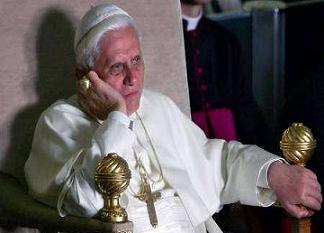 البابا يكرر اعتذار سلفه: لا تساهل مع منكري المحرقة