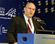 "واشنطن تايمز": عوزي أراد ممنوع من دخول أميركا 