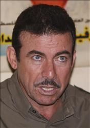 "السفير": مدحت ردد خوفه و"أشعر بمن يدبر اغتيالي"