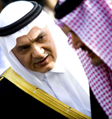 تركي الفيصل: أميركا قدّمت العراق لإيران على طبق ذهبي