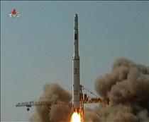 بيونغ يانغ: قمرنا في مداره ويبث أناشيد خالدة