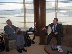 خاص "الانتقاد.نت" : رئيس "مؤسسة الداعية فتحي يكن الفكرية" يزور وزير الاقتصاد والتجارة محمد الصفدي
