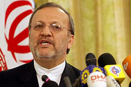 متكي يحدد إطار زمنياً لتسليم رزمة المقترحات الإيرانية للغرب 
