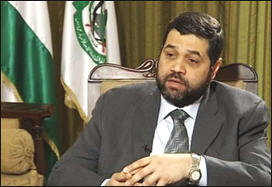 حمدان لـ " الانتقاد . نت " : قرار عباس هو ضرب ٌ لكل جهود المصالحة الوطنية .. 