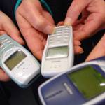 برنامج الغذاء العالمي يوزع مساعدات مالية على العراقيين في سوريا من خلال النقال 