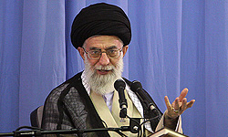 الإمام الخامنئي :  يجب طرح الافكار الجديدة للجمهورية الاسلامية في اسلوب فني