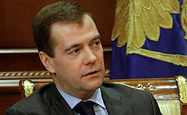 ميدفيديف يؤكد على ضرورة أن تشمل عملية التحديث في روسيا الاقتصاد والنظام السياسي 