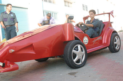 إختراع سيارة إلكترونيّة في غزة ستدخل سباقًا عالميًّا