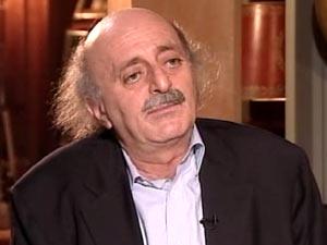 النائب جنبلاط لـ" الانتقاد . نت " لا مصلحة بتأجيل الانتخابات البلدية وأنا مع تقسيم بيروت الى ثلاث دوائر 
