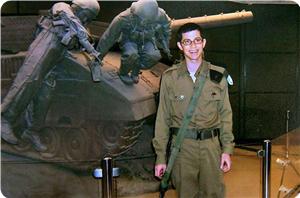 الوسيط الألماني سيدير مفاوضات صفقة "شاليط" هاتفياً من برلين