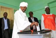 الانتخابات السودانية تشهد إقبال كثيف على الاقتراع وتسجيل لبعض الشكاوى