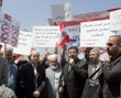 المبعدون من الامارات يعتصمون امام سفارتها ويهددون بتحركات تصعيدية