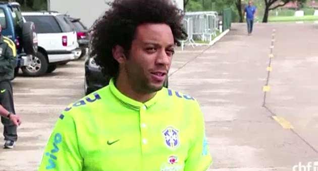فيديو : مارسيليو ينضم الى زملائه في المنتخب البرازيلي