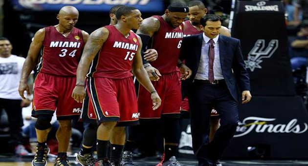 NBA : سان انطونيو سبيرز يتقدم ميامي في اولى المباريات