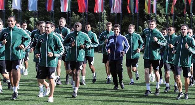 طواقم حكام مباريات نهائيات كأس العالم 2014