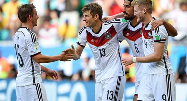توماس مولر يواصل تصدره لترتيب الهدافين