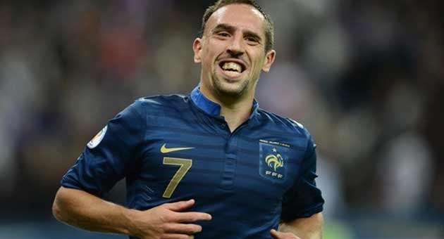 اعتزال الفرنسي فرانك ريبيري اللعب دوالياً