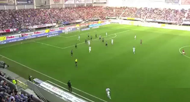 بالفيديو : هدف عن بعد 82 متراً في الدوري الالماني