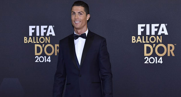 رونالدو يحتفظ بالكرة الذهبية لأفضل لاعب كرة قدم في العالم