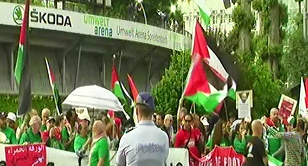 بالفيديو : تظاهرة امام مقر كونغرس الفيفا تأييداً لفلسطين