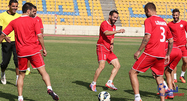 بالصور : تمارين منتخب لبنان لكرة القدم في حضور المحترفين