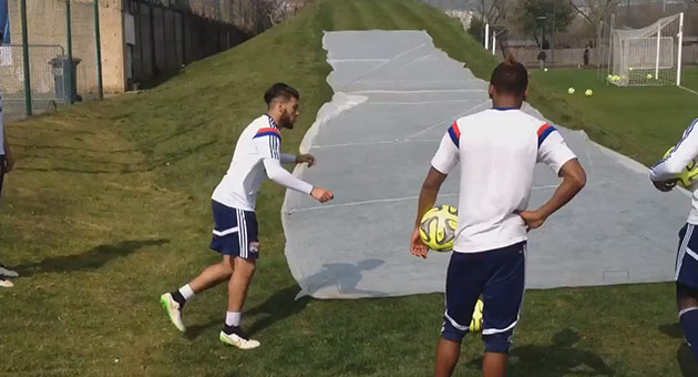 بالفيديو : تسديدة رائعة من لاعب ليون فارس بهلولي