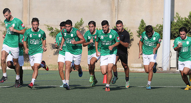الانصار يفرض عقوبة على لاعبه القرحاني ويُشيد بطاقم التحكيم