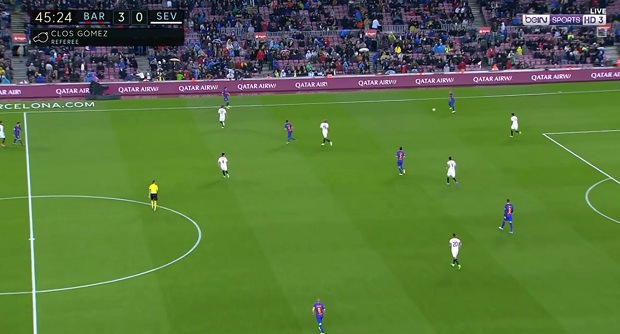 ميسي يقود برشلونة لتحقيق فوز كبير على إشبيلية 3-0