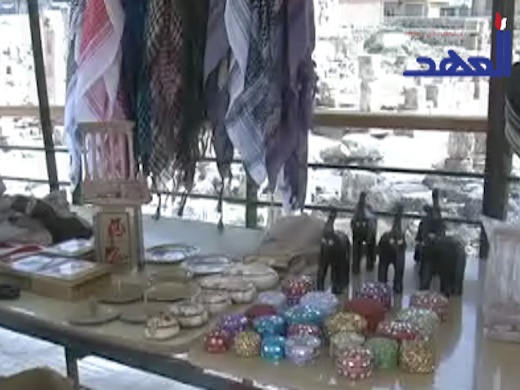 بائعو الهدايا التذكارية في بعلبك يشكون معاناتهم من انفخاض البيع