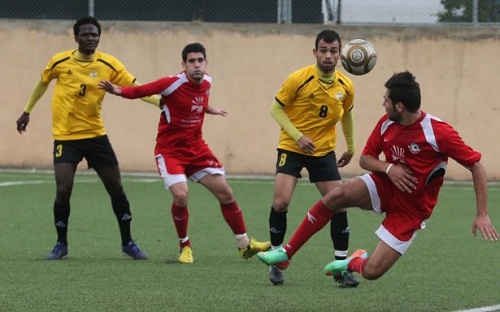 قمة الدوري اللبناني: هل ينتزع العهد الصدارة في مواجهة السلام ويعود الى سكة الانتصارات؟