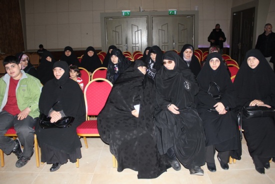 وفد نسائي إيراني في معلم مليتا للسياحة الجهادية

