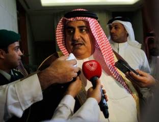 البحرين: النظام يقمع شعبه ويسعى للاندماج مع الجار الأكبر والمعارضة تؤكد أن الوحدة مع السعودية تحتاج استفتاءً شعبياً

