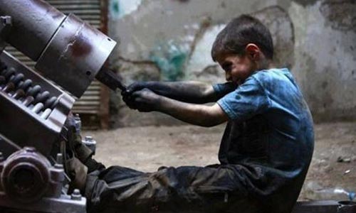 عمالة الاطفال السوريين وتجنيدهم تصل الى مستويات خطيرة