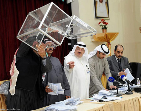 إقرار نتائج الإنتخابات النيابية الكويتية... والمعارضة تدعو لمظاهرة رفضاً للمجلس "اللادستوري"

