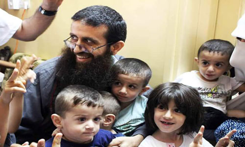 بعد 55 يوماً على معركة الأمعاء الخاوية.. الأسير خضر عدنان ينتصر على سجانه ويستعيد حريته