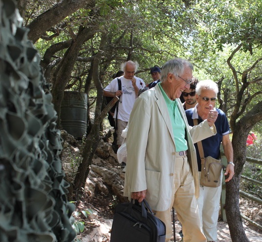 وفد اجنبي في معلم مليتا السياحي