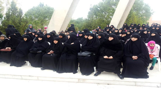 جانب من حضور الاخوات في الاحتفال حزب الله يُقيم مراسم خاصة بذكرى القادة الشهداء في بلدة تفاحتا