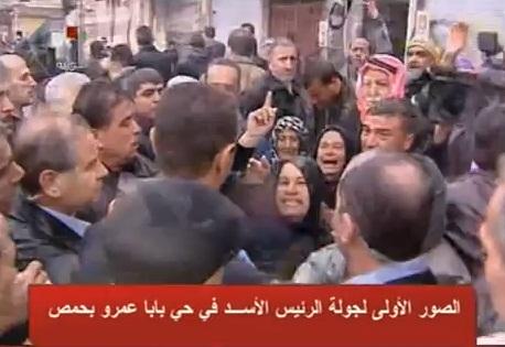 الرئيس الأسد يتفقد الوحدات العسكرية في حي بابا عمرو ويؤكد أن "الدولة لم تتأخر في أداء واجبها" في حمص