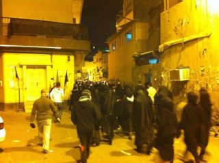 البحرين: شهيدان اختناقاً بدخان القنابل الغازية لقوات الأمن