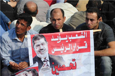 مصر تتأهب اليوم لمظاهرات معارضة ومؤيدة للاستفتاء