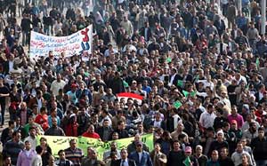 يوم الغضب المصري يهز أركان النظام ومبارك يستنجد بالحلفاء الذين قدموا المواعظ