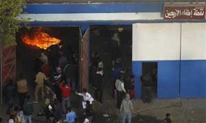 يوم الغضب المصري يهز أركان النظام ومبارك يستنجد بالحلفاء الذين قدموا المواعظ