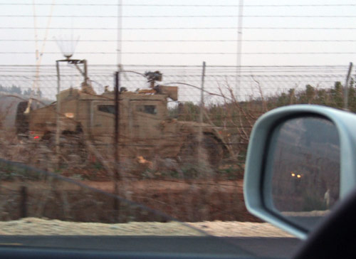 خاص الانتقاد: تحركات إسرائيلية مقابل الضباب وتحصين وتعزيز مواقع ونقاط مراقبة 