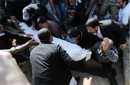 مراسم تشييع حاشدة لشهداء مجرزة دوار "اللؤلؤة" في البحرين ـ مصور